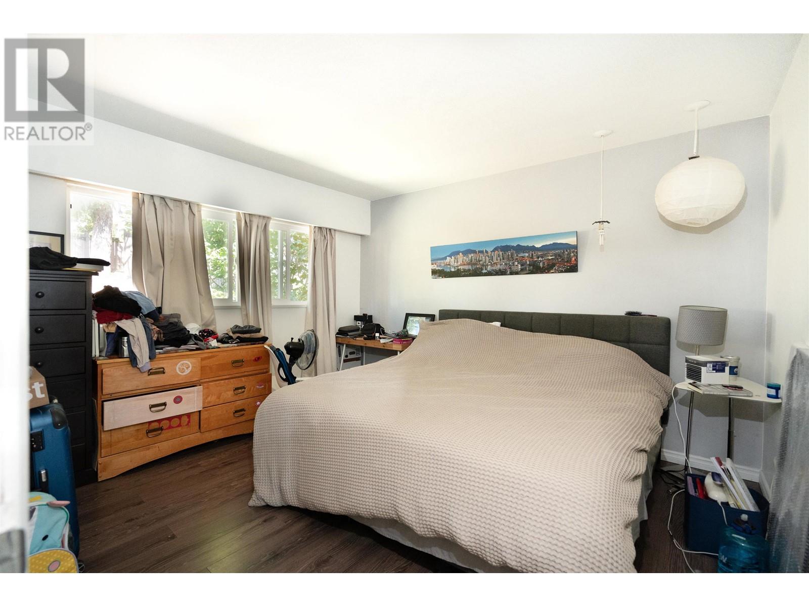 5565 Eleanor Street, Burnaby, British Columbia  V5J 3E1 - Photo 4 - R2820583