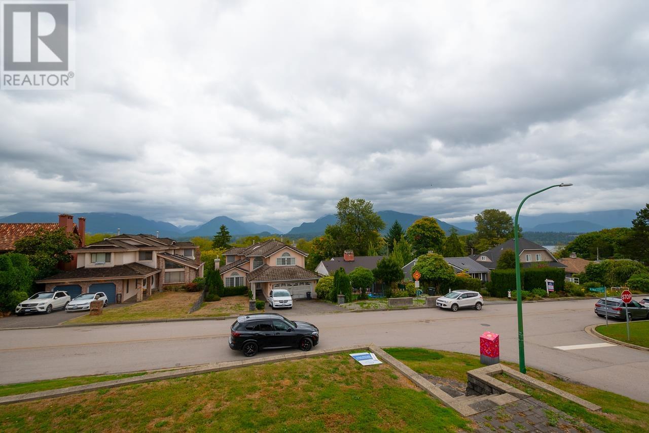 3996 Edinburgh Street, Burnaby, British Columbia  V5C 1R7 - Photo 32 - R2820605