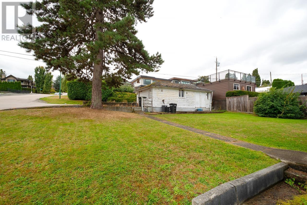 3996 Edinburgh Street, Burnaby, British Columbia  V5C 1R7 - Photo 33 - R2820605