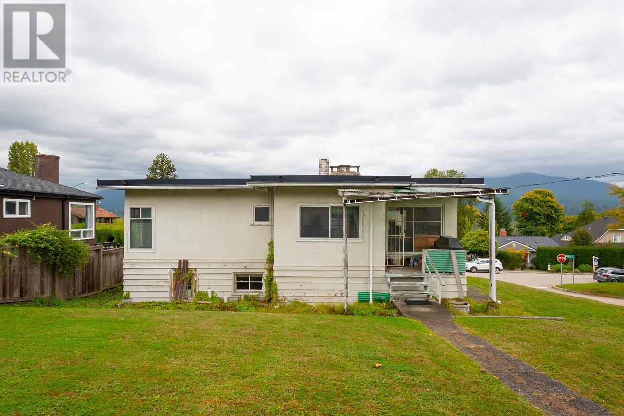 3996 Edinburgh Street, Burnaby, British Columbia  V5C 1R7 - Photo 36 - R2820605