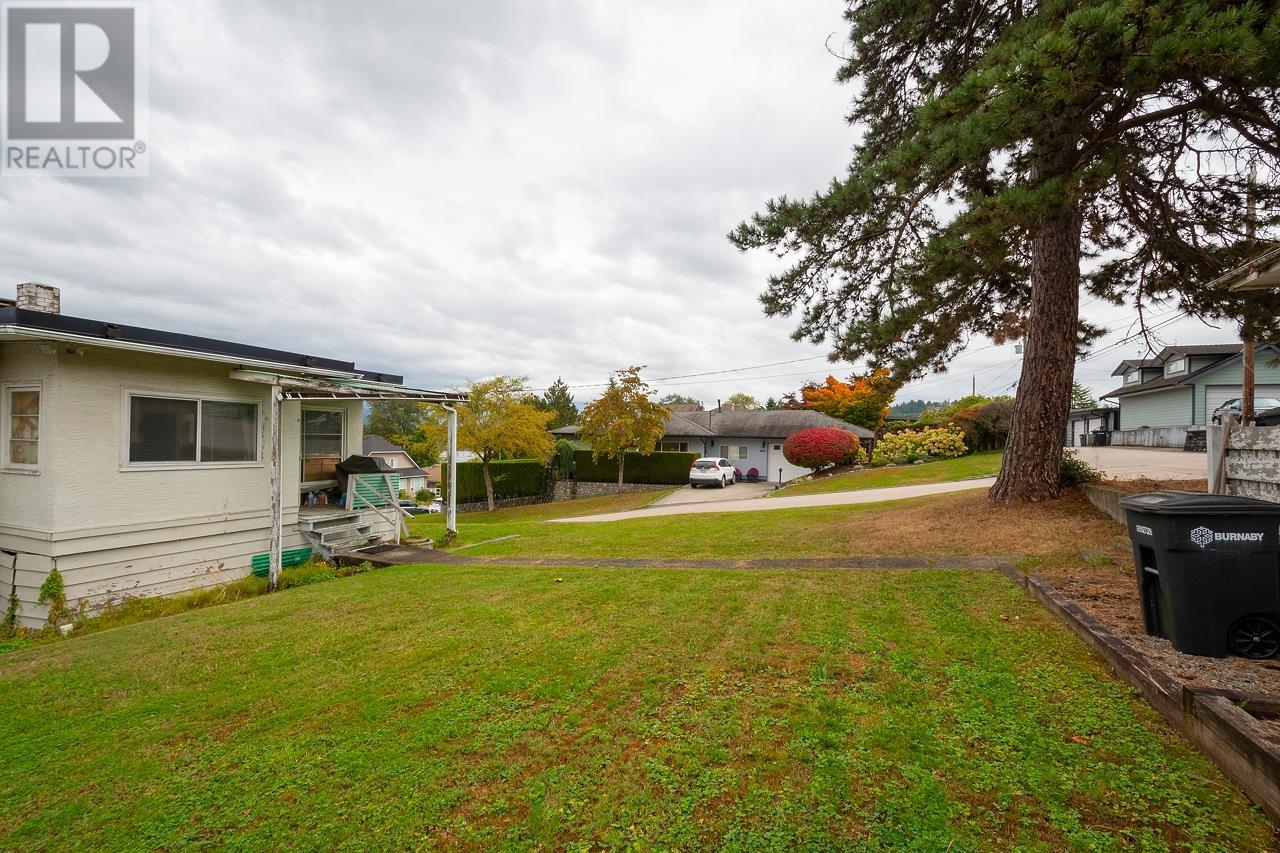 3996 Edinburgh Street, Burnaby, British Columbia  V5C 1R7 - Photo 37 - R2820605