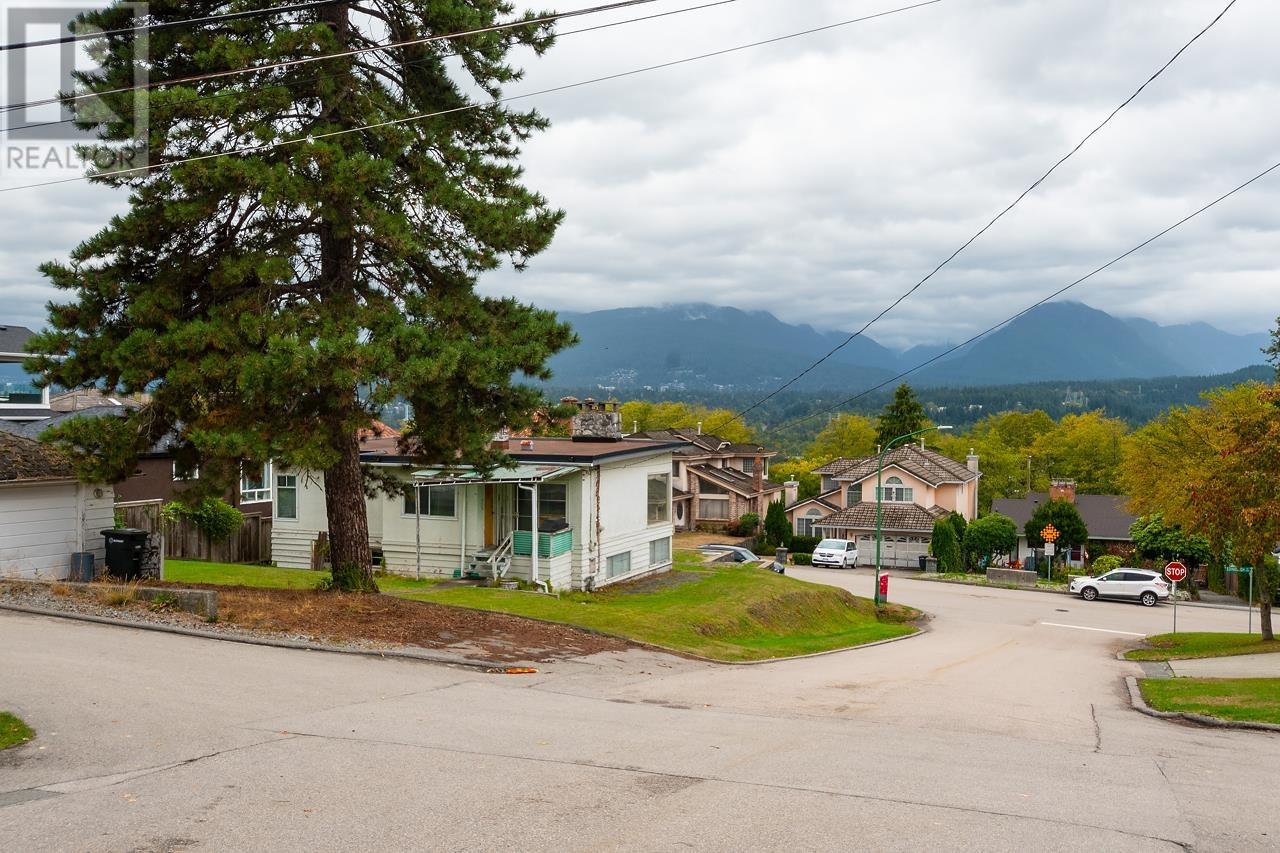 3996 Edinburgh Street, Burnaby, British Columbia  V5C 1R7 - Photo 39 - R2820605