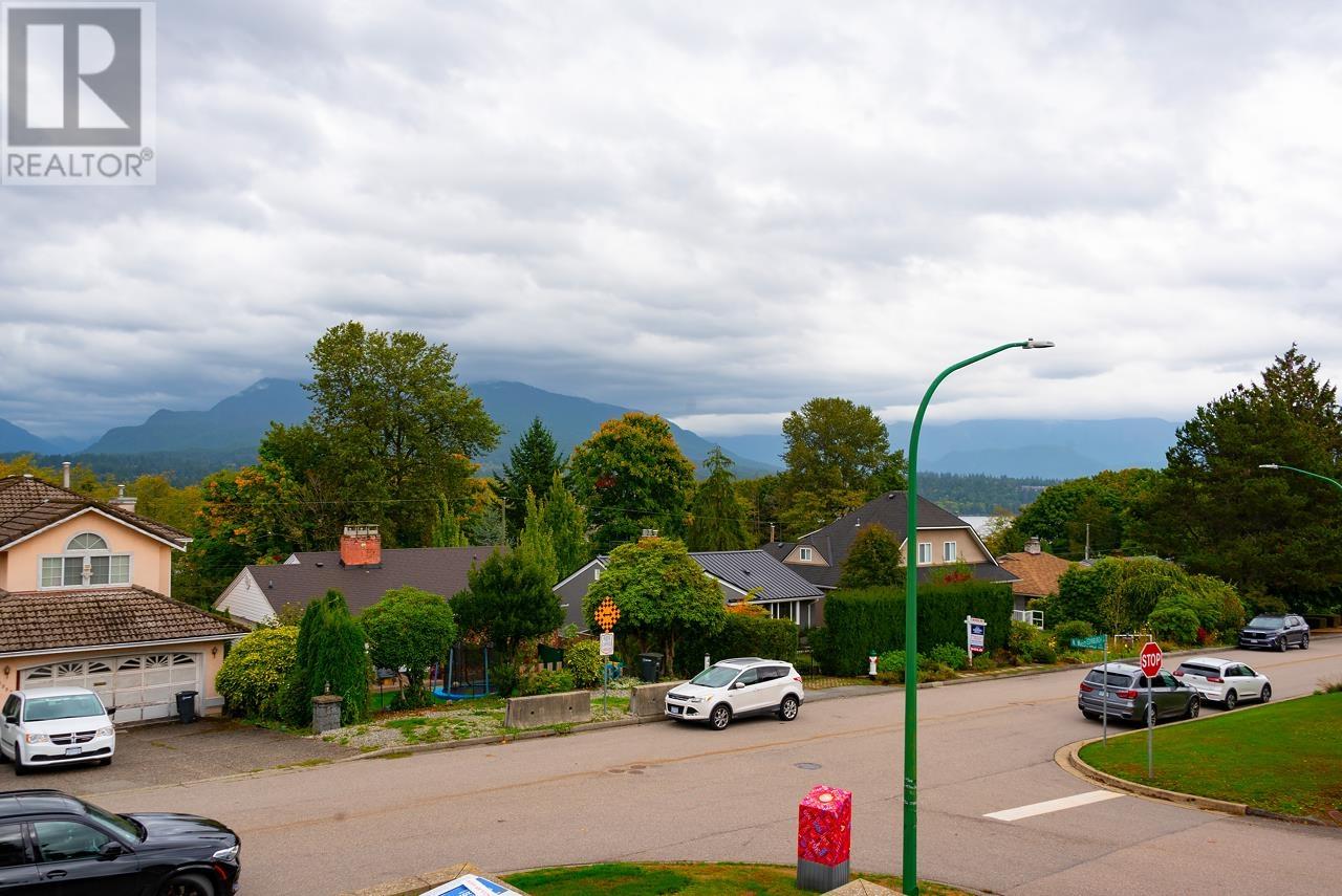 3996 Edinburgh Street, Burnaby, British Columbia  V5C 1R7 - Photo 9 - R2820605