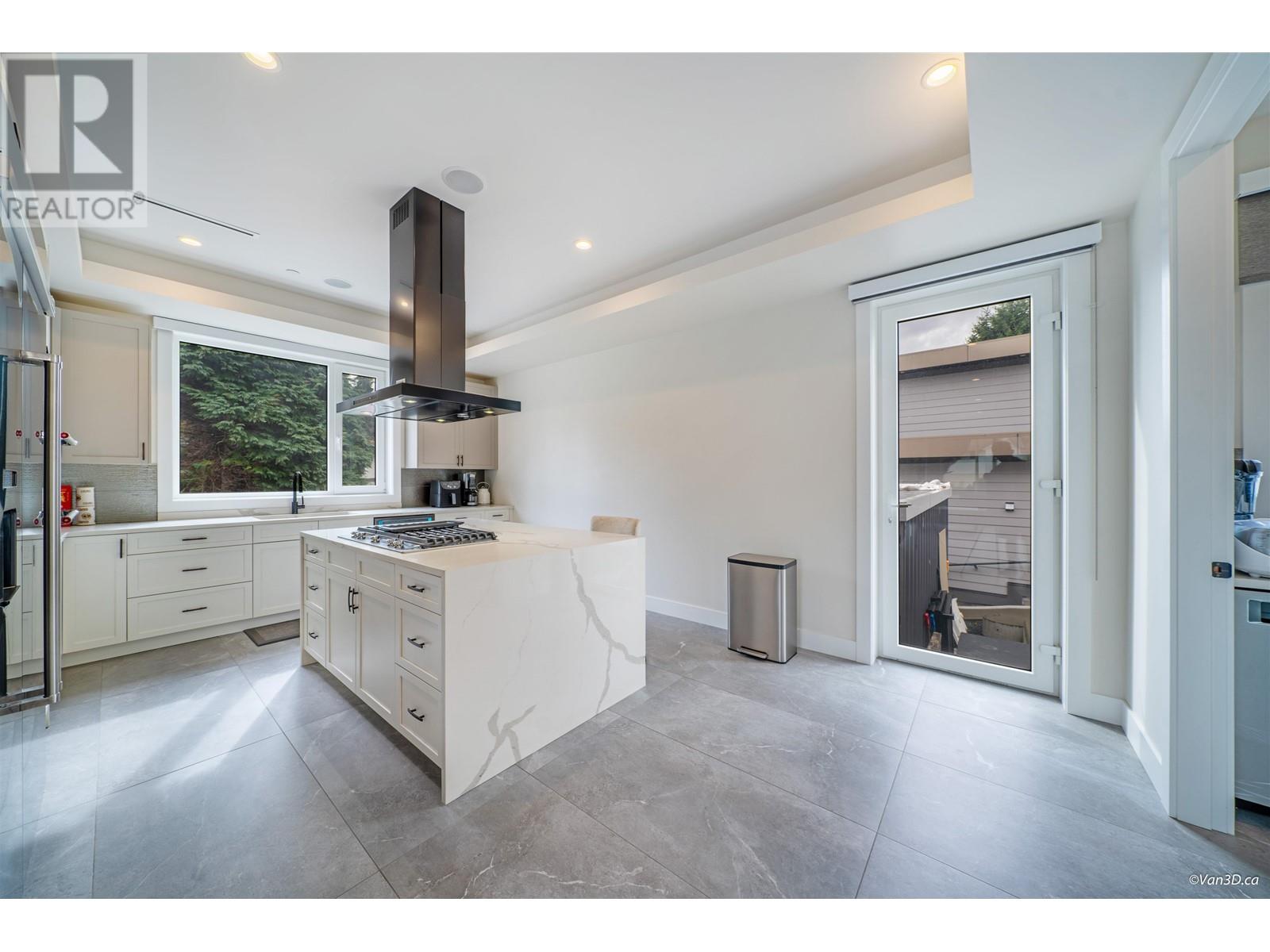 2784 Rosemont Drive, Vancouver, British Columbia  V5S 2C5 - Photo 8 - R2817554