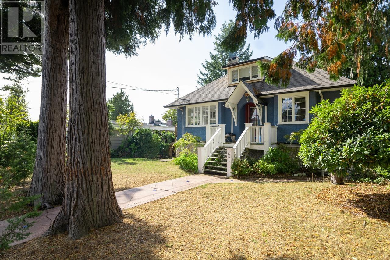 1441 24th Street, West Vancouver, British Columbia  V7V 4H4 - Photo 2 - R2820471