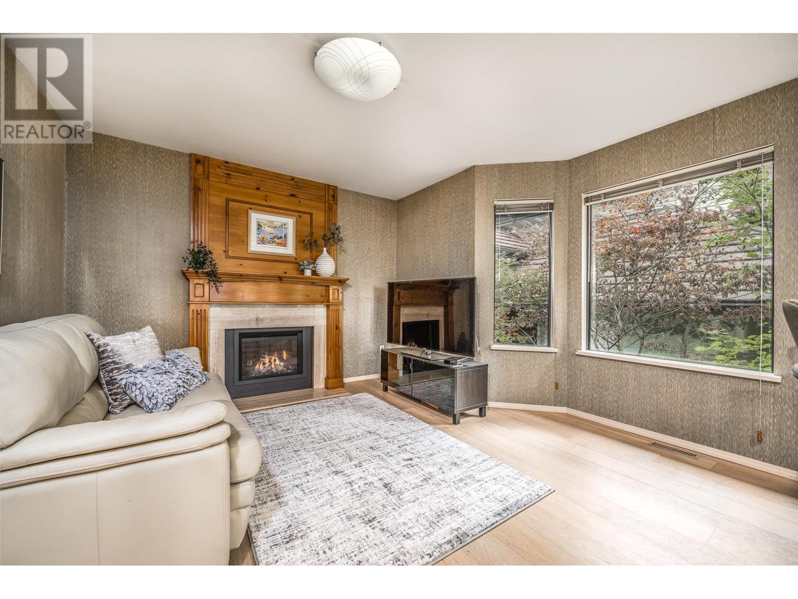 5703 Owl Court, North Vancouver, British Columbia  V7R 4V1 - Photo 10 - R2820518
