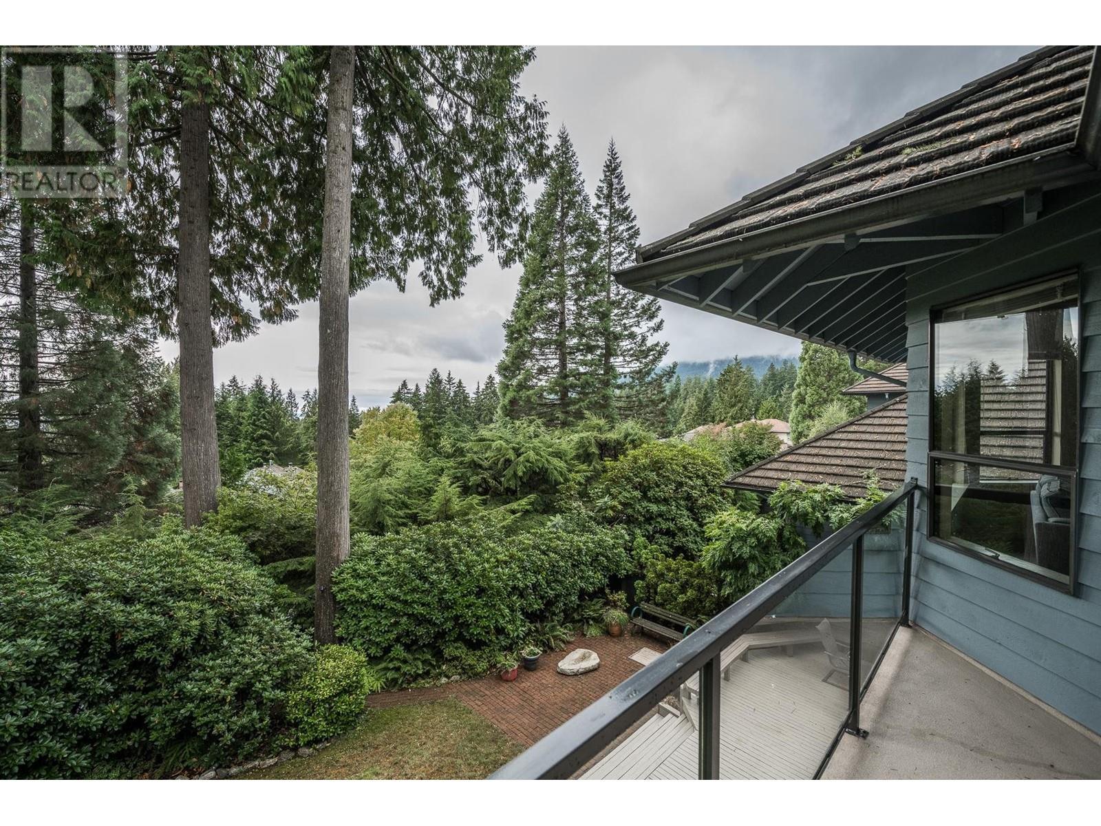 5703 Owl Court, North Vancouver, British Columbia  V7R 4V1 - Photo 16 - R2820518