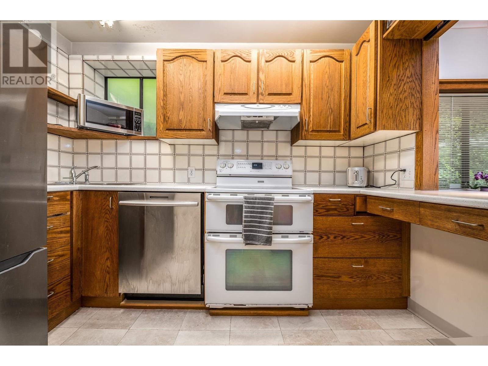 5703 Owl Court, North Vancouver, British Columbia  V7R 4V1 - Photo 31 - R2820518