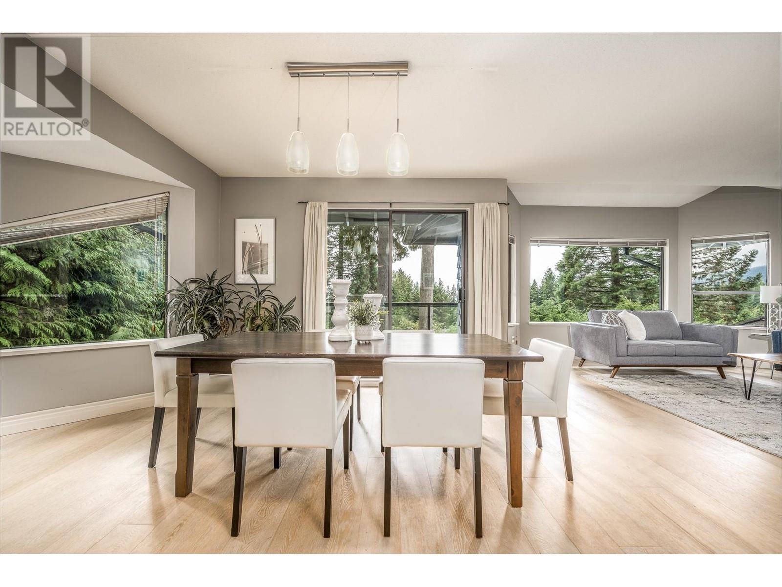 5703 Owl Court, North Vancouver, British Columbia  V7R 4V1 - Photo 11 - R2820518
