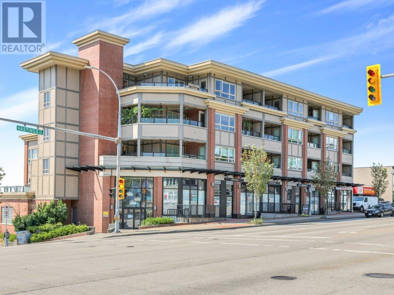 401 5688 HASTINGS STREET, burnaby, British Columbia