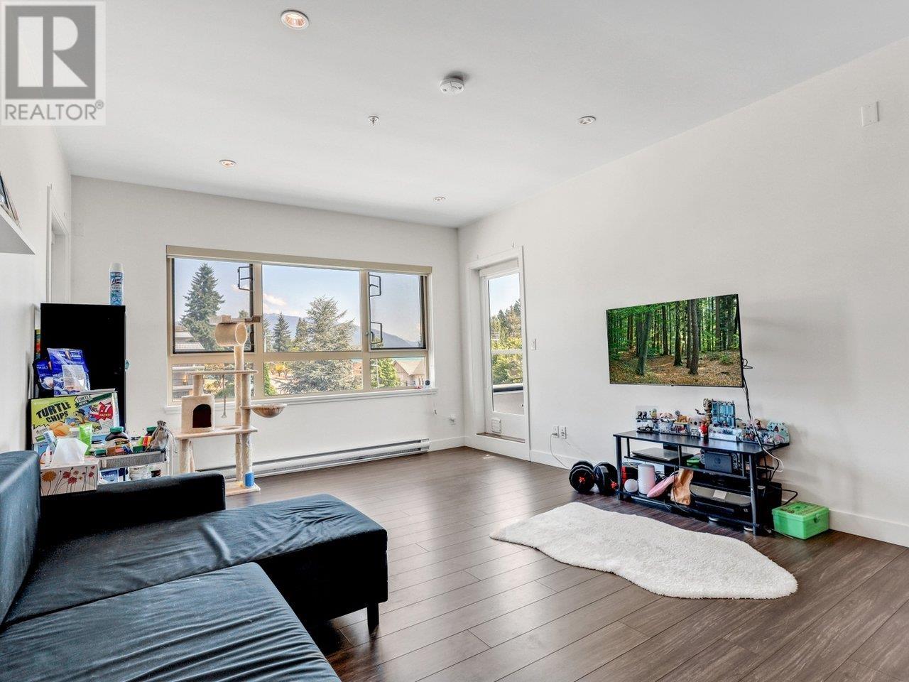 401 5688 Hastings Street, Burnaby, British Columbia  V5B 1R4 - Photo 4 - R2820641