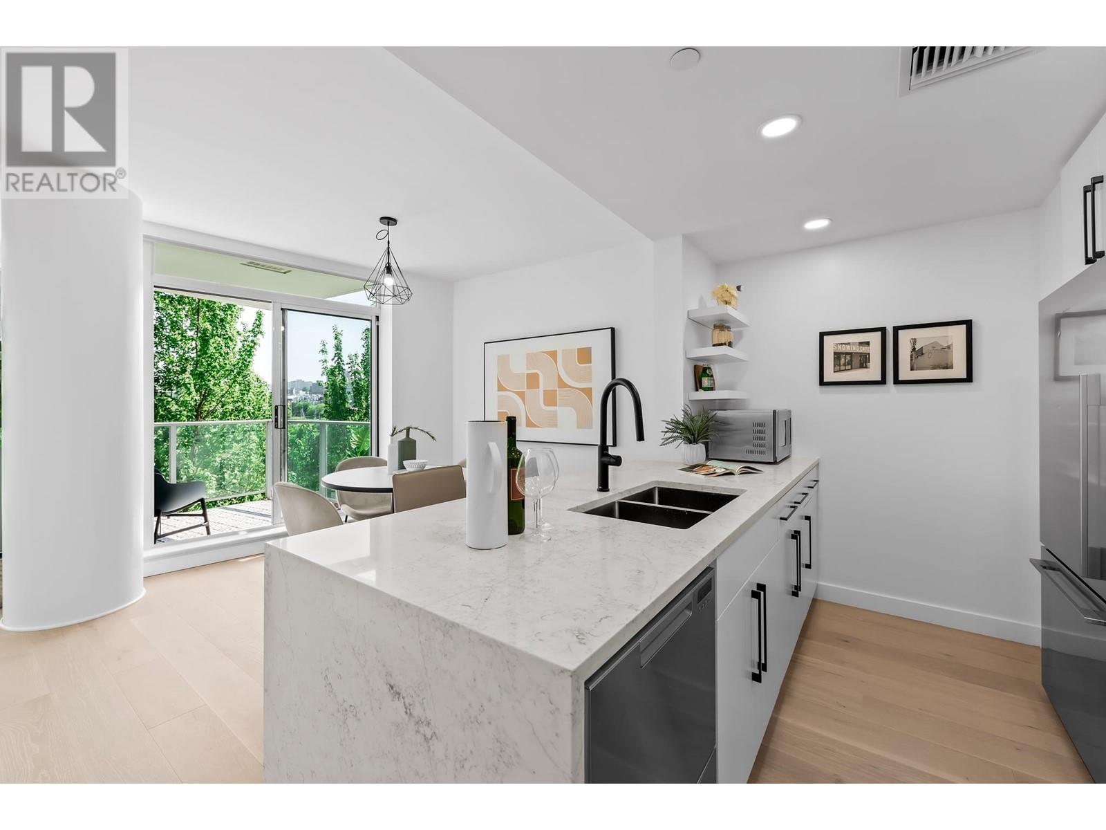 507 638 BEACH CRESCENT, vancouver, British Columbia