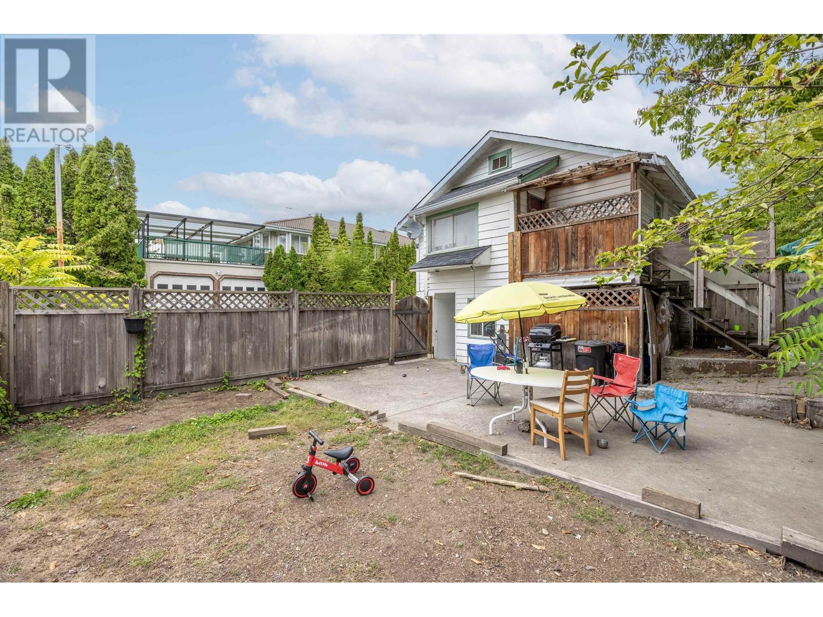 634 Rochester Avenue, Coquitlam, British Columbia  V3K 2V7 - Photo 4 - R2816926