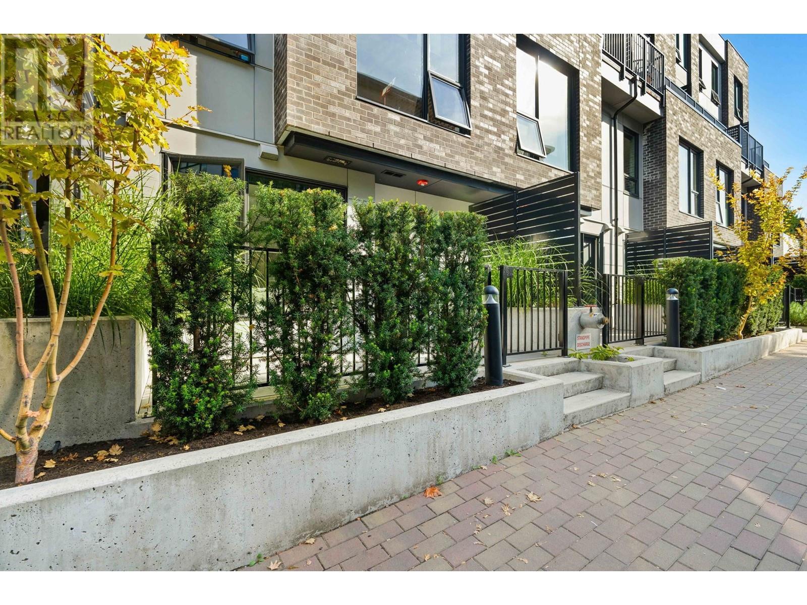 2720 Spring Street, Port Moody, British Columbia  V3H 1Y5 - Photo 4 - R2820704