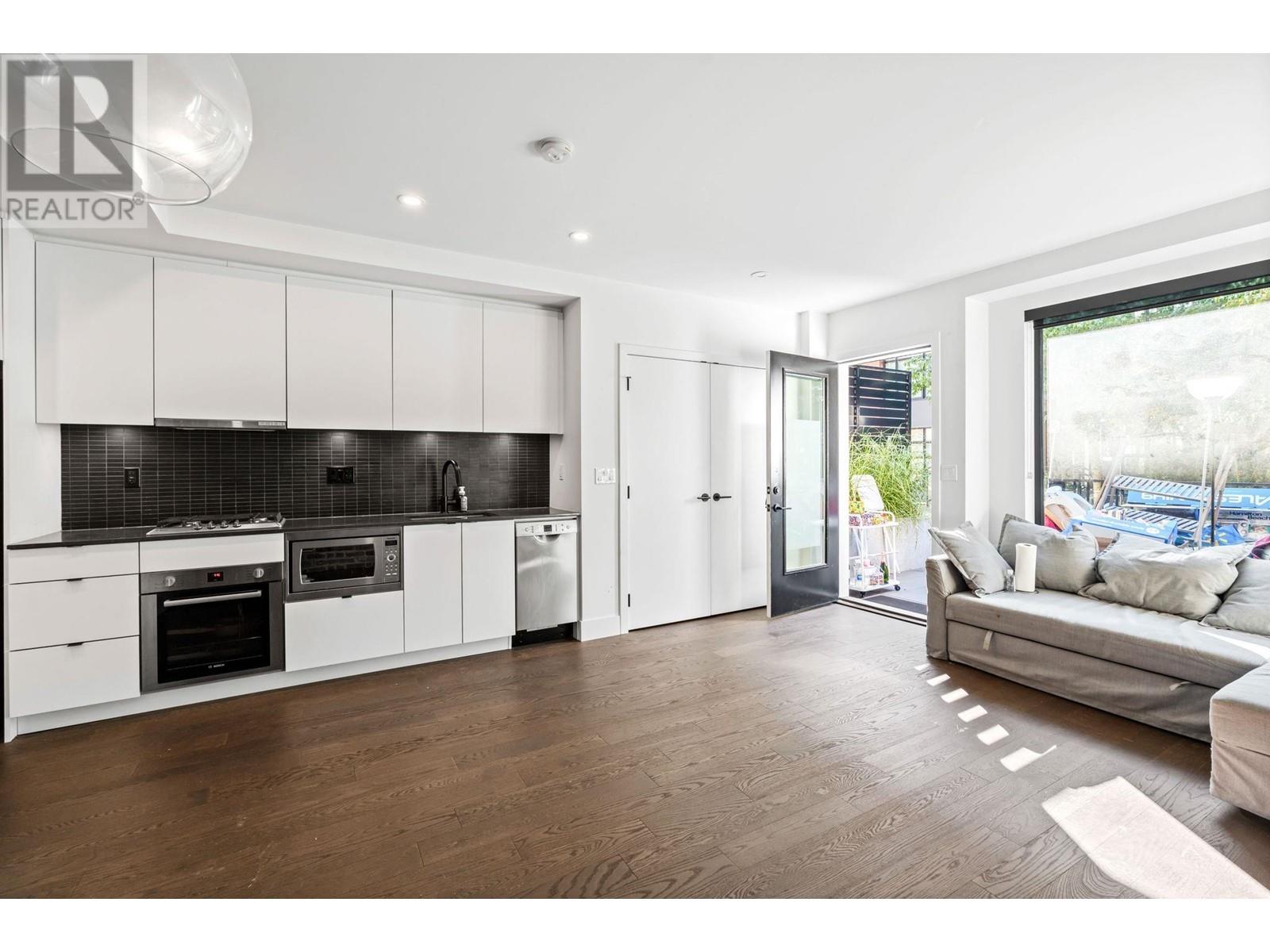 2720 Spring Street, Port Moody, British Columbia  V3H 1Y5 - Photo 9 - R2820704