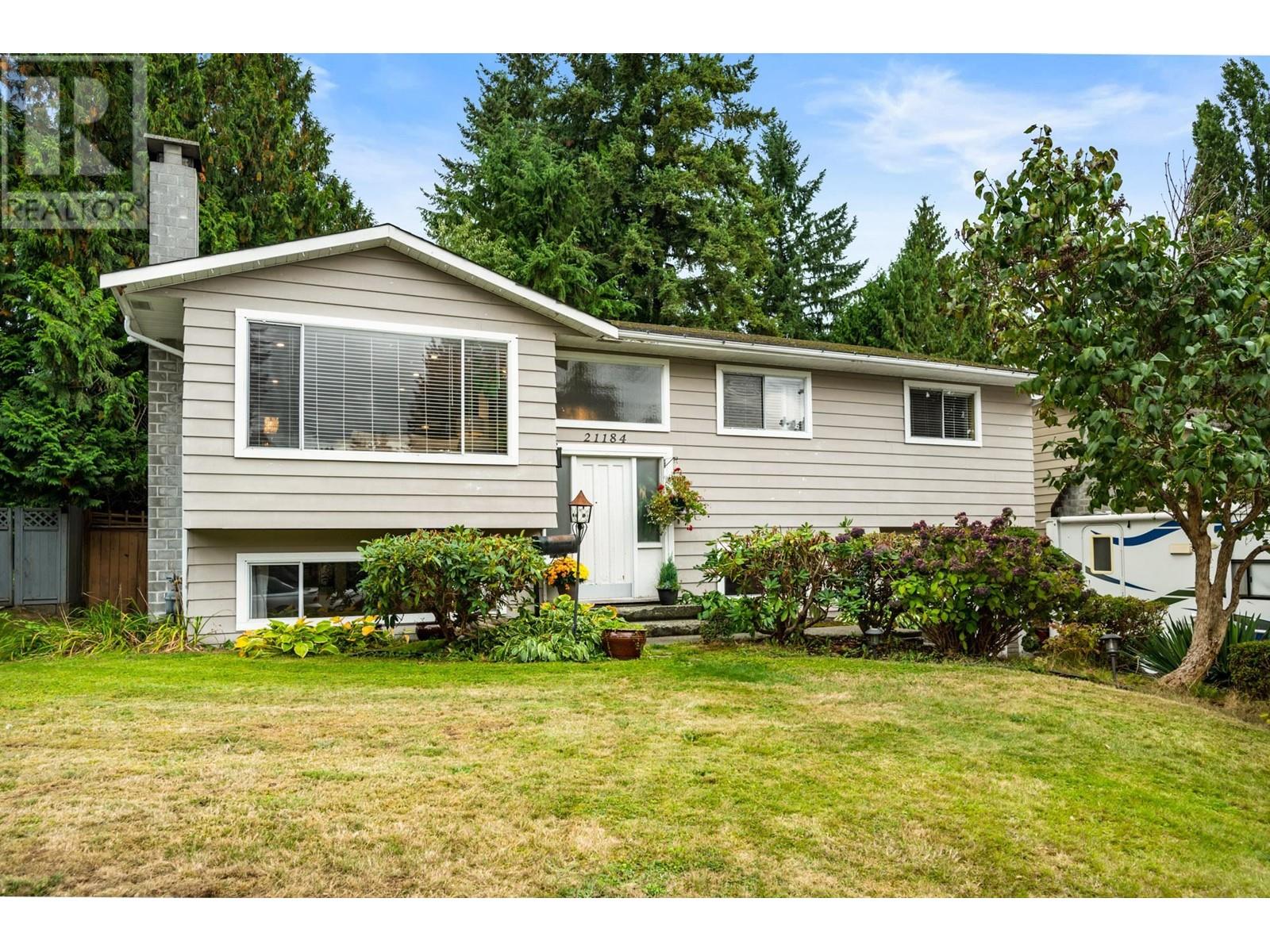 21184 Cook Avenue, Maple Ridge, British Columbia  V2X 7P8 - Photo 2 - R2820683