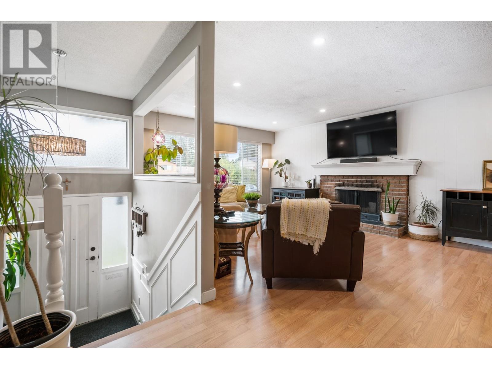 21184 Cook Avenue, Maple Ridge, British Columbia  V2X 7P8 - Photo 4 - R2820683
