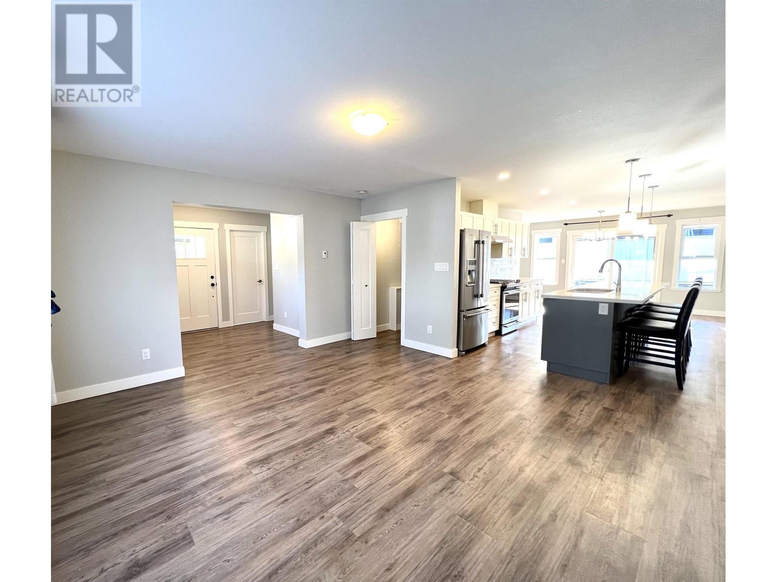 1002 Goddard Road, Gibsons, British Columbia  V0N 1V7 - Photo 15 - R2820701