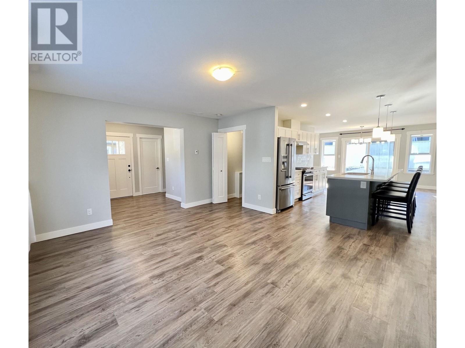 1002 Goddard Road, Gibsons, British Columbia  V0N 1V7 - Photo 18 - R2820701