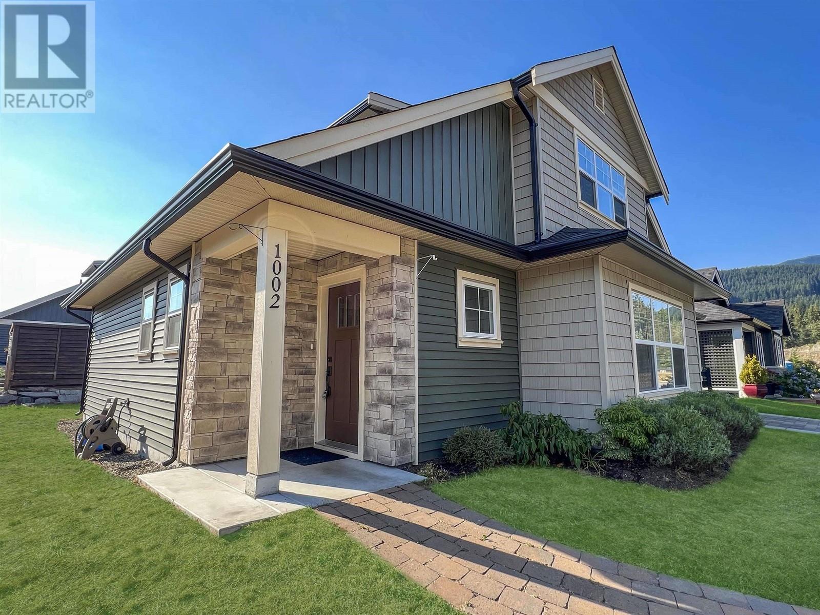 1002 Goddard Road, Gibsons, British Columbia  V0N 1V7 - Photo 6 - R2820701