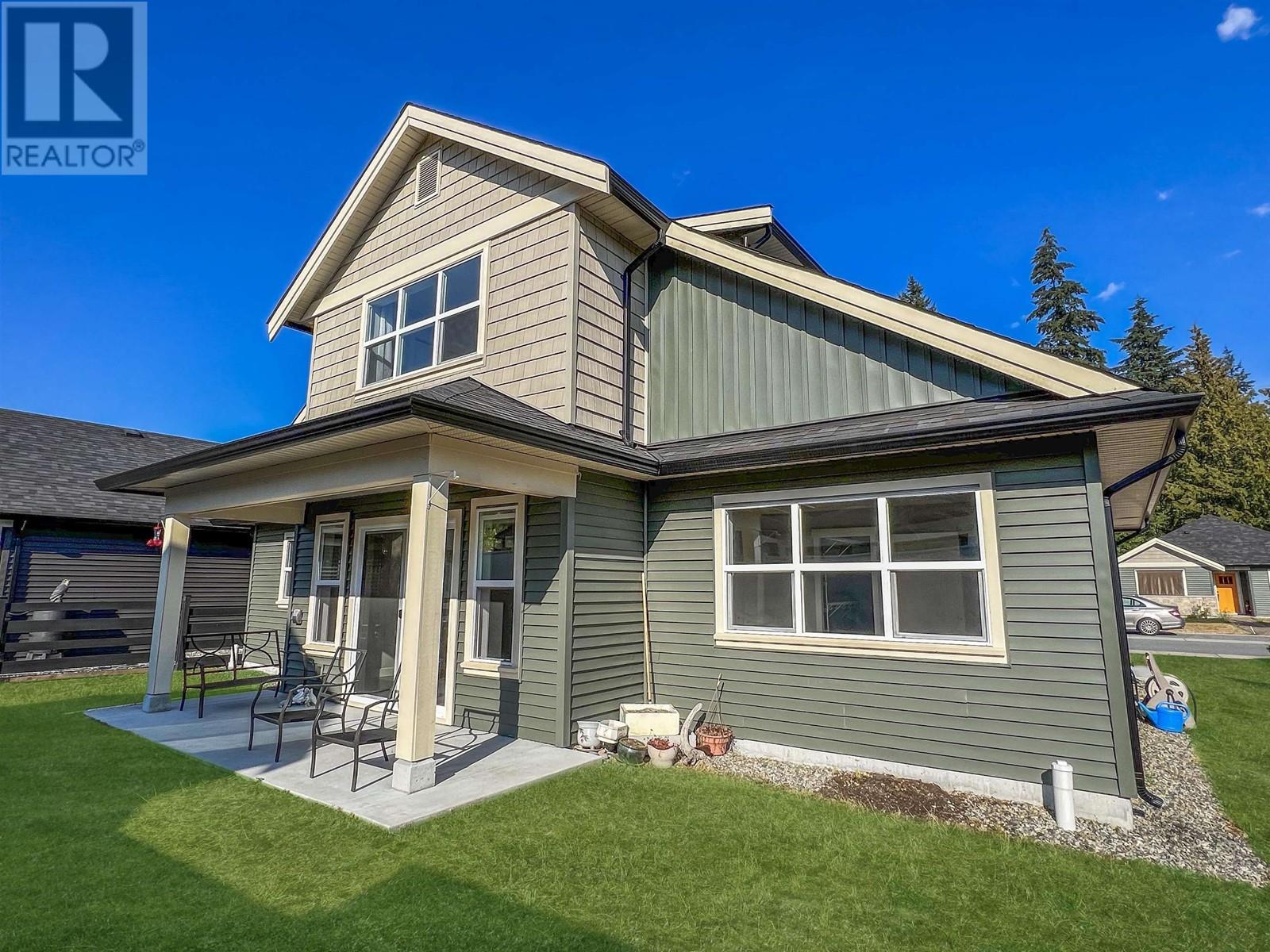 1002 Goddard Road, Gibsons, British Columbia  V0N 1V7 - Photo 9 - R2820701