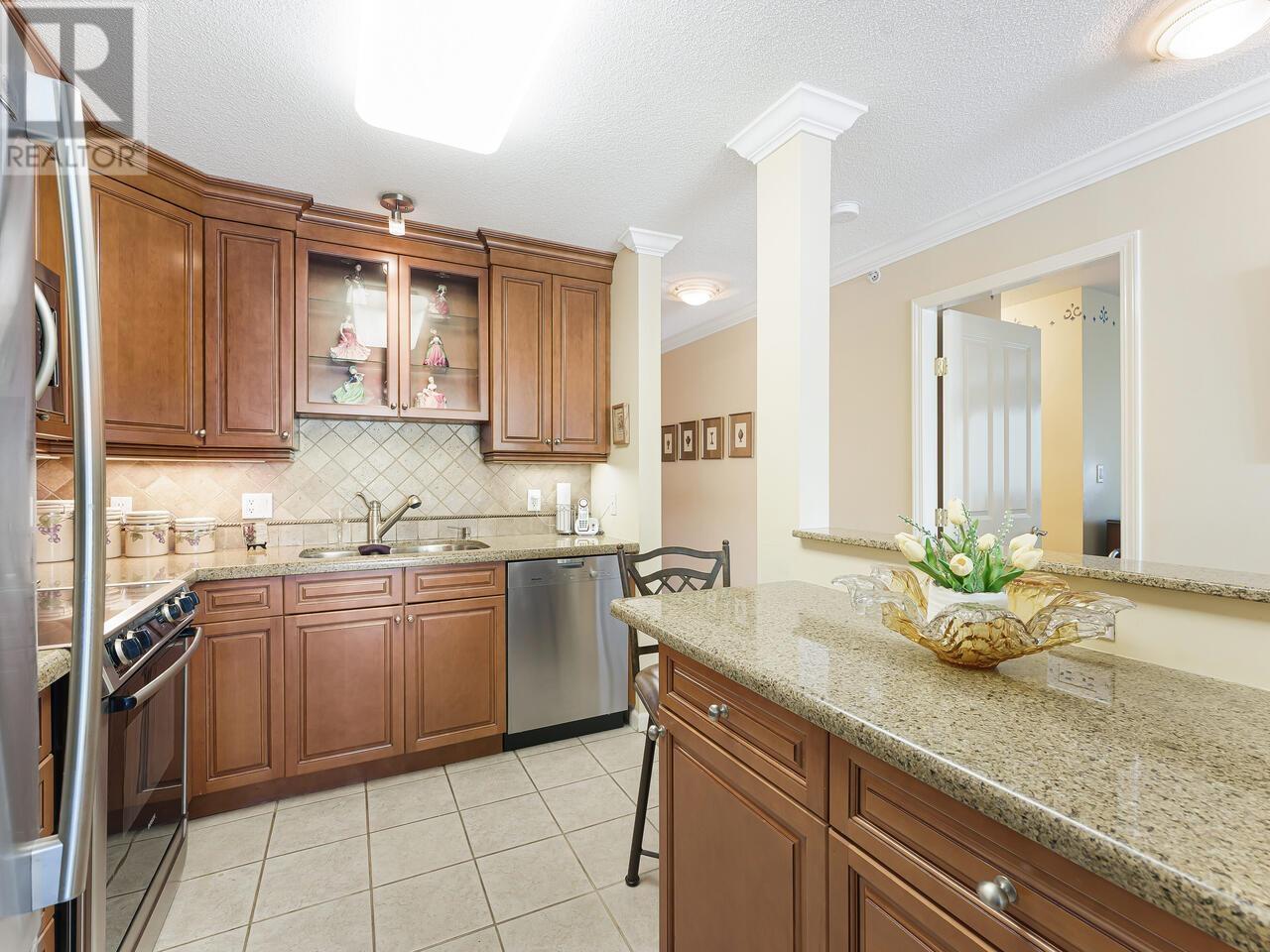 1307 612 Sixth Street, New Westminster, British Columbia  V3L 5V2 - Photo 15 - R2818786