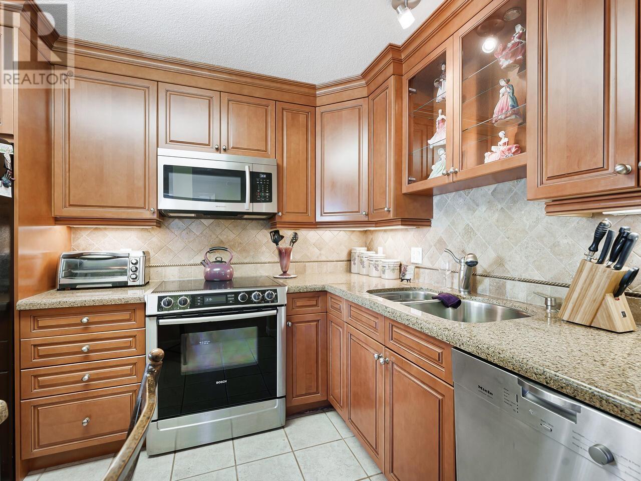 1307 612 Sixth Street, New Westminster, British Columbia  V3L 5V2 - Photo 12 - R2818786