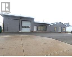 5001 50 Avenue, pouce coupe, British Columbia