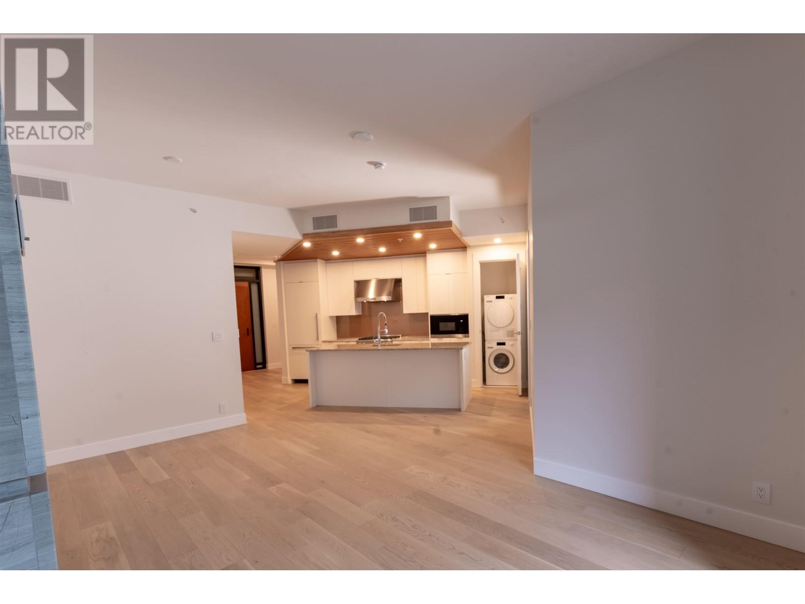 202 6687 Nelson Avenue, West Vancouver, British Columbia  V7W 2B2 - Photo 13 - R2820760