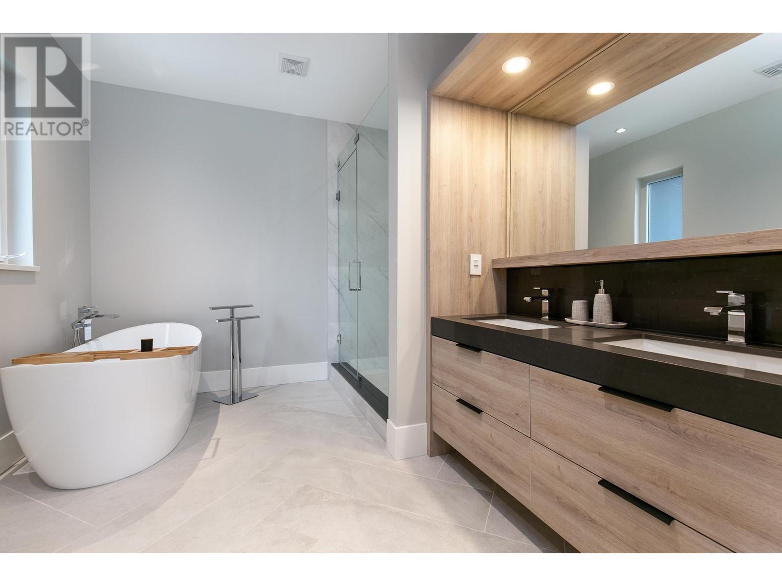 9129 Riverside Drive, Whistler, British Columbia  V8E 1M1 - Photo 13 - R2820761
