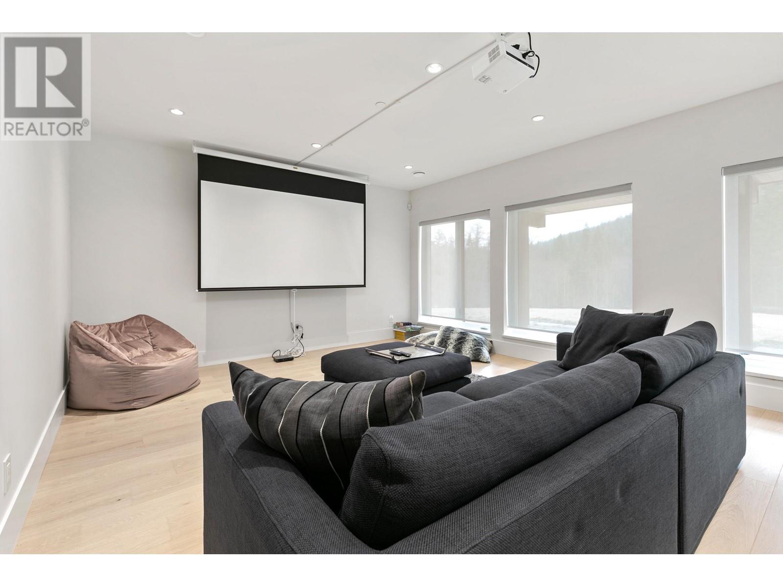 9129 Riverside Drive, Whistler, British Columbia  V8E 1M1 - Photo 18 - R2820761
