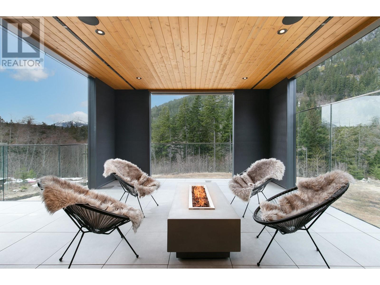 9129 Riverside Drive, Whistler, British Columbia  V8E 1M1 - Photo 6 - R2820761
