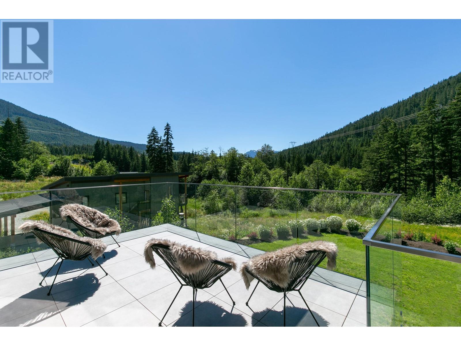 9129 Riverside Drive, Whistler, British Columbia  V8E 1M1 - Photo 7 - R2820761
