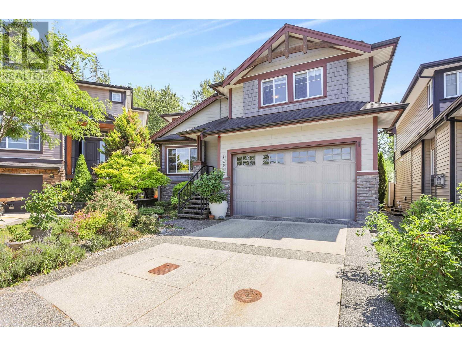 10256 Mceachern Street, Maple Ridge, British Columbia  V2W 0B2 - Photo 1 - R2820770