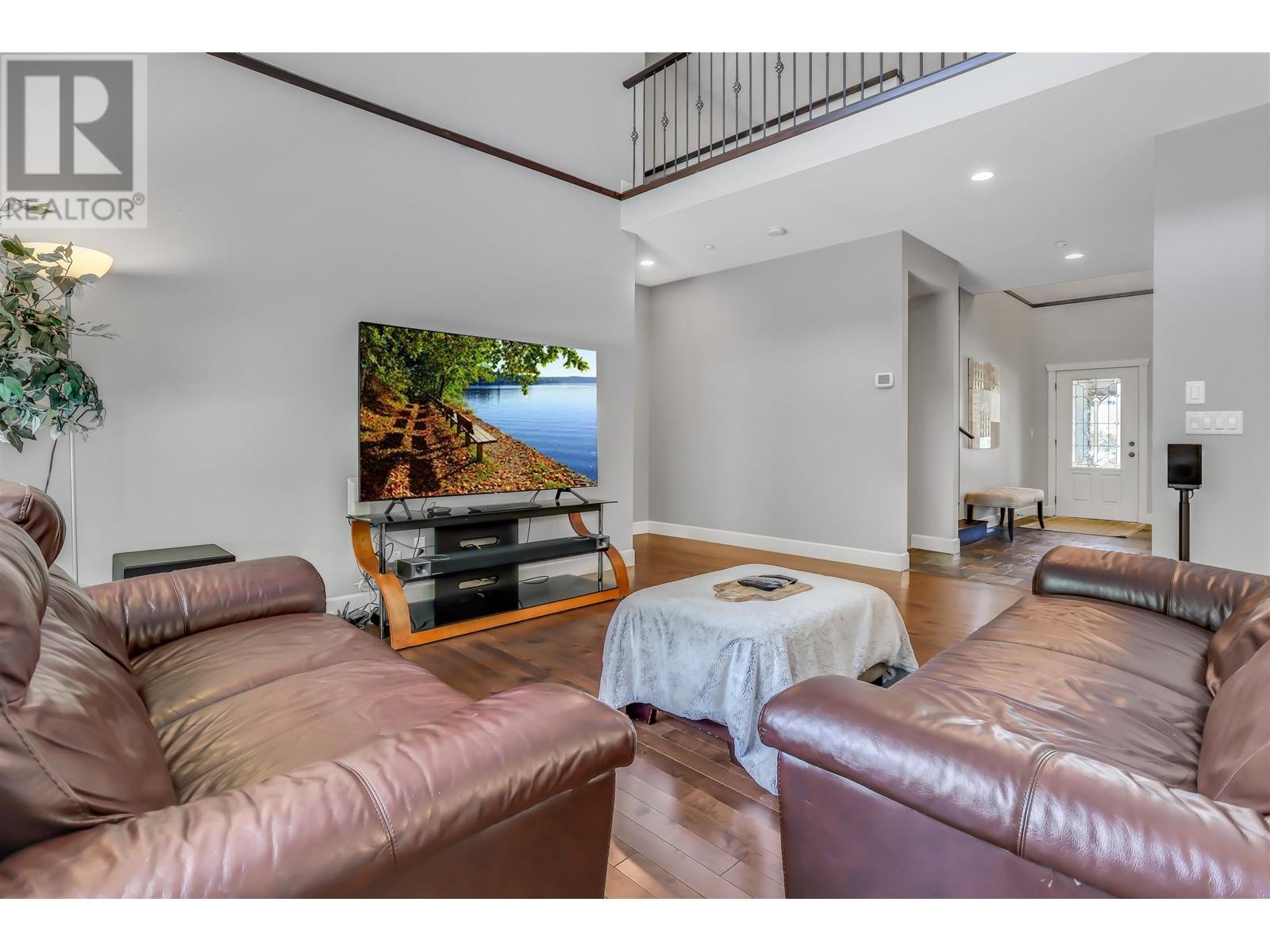 10256 Mceachern Street, Maple Ridge, British Columbia  V2W 0B2 - Photo 11 - R2820770