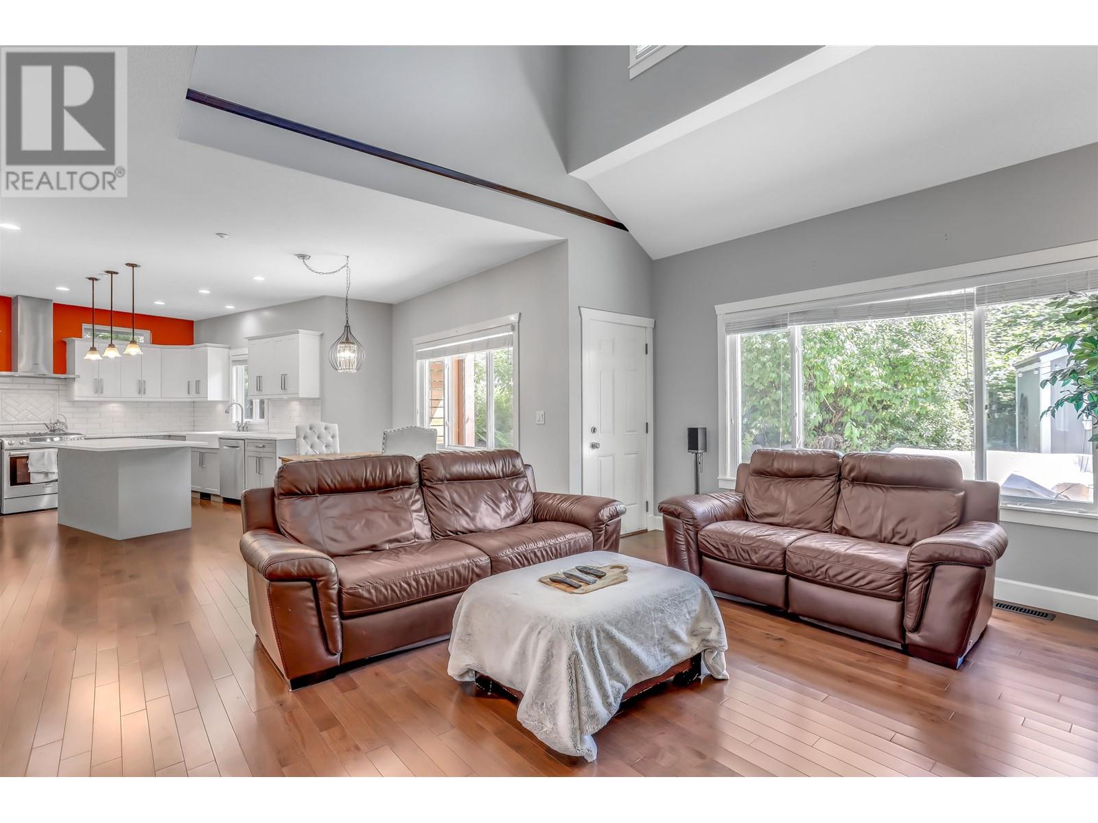 10256 Mceachern Street, Maple Ridge, British Columbia  V2W 0B2 - Photo 12 - R2820770
