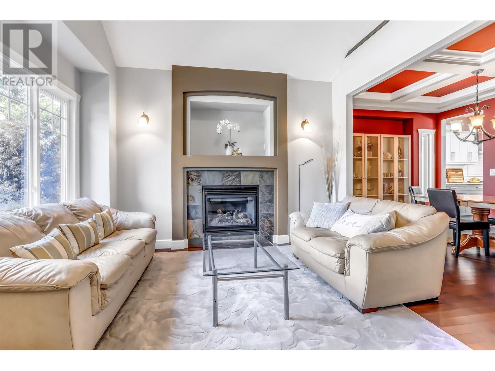 10256 Mceachern Street, Maple Ridge, British Columbia  V2W 0B2 - Photo 4 - R2820770