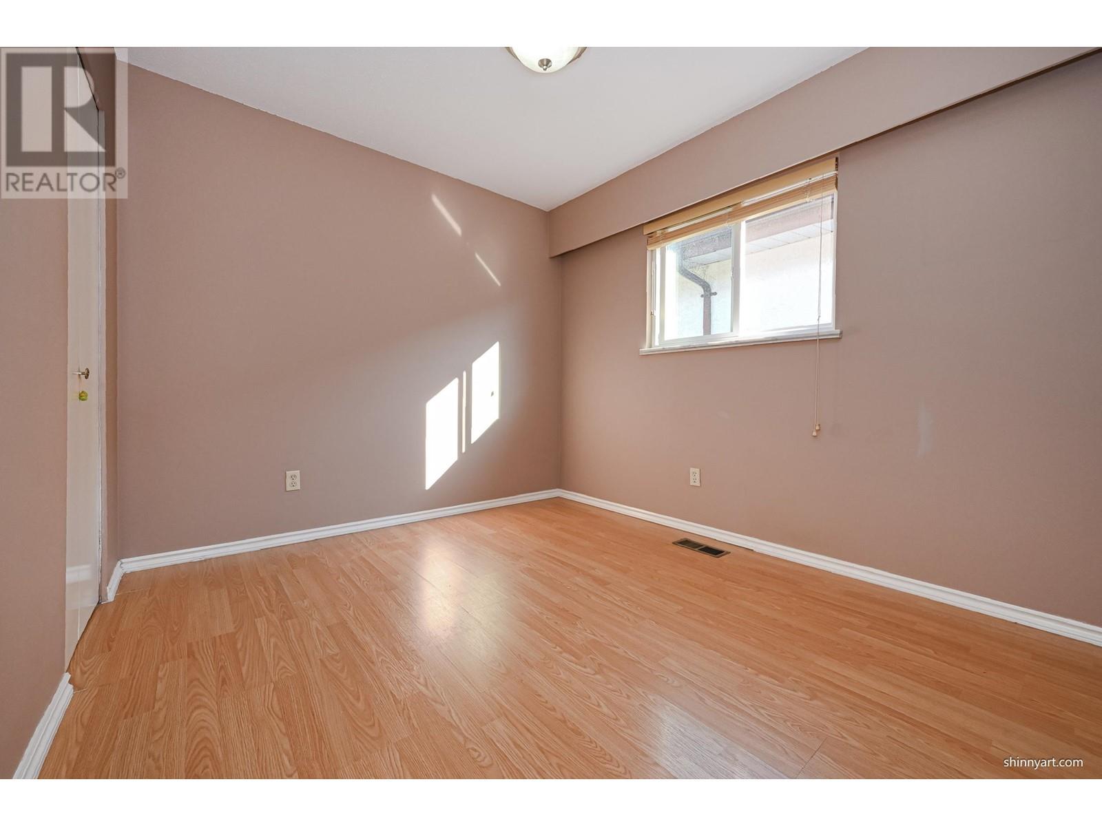 3209 Renfrew Street, Vancouver, British Columbia  V5M 3L2 - Photo 13 - R2820754