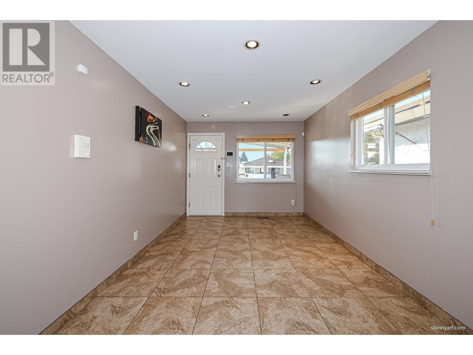 3209 Renfrew Street, Vancouver, British Columbia  V5M 3L2 - Photo 14 - R2820754