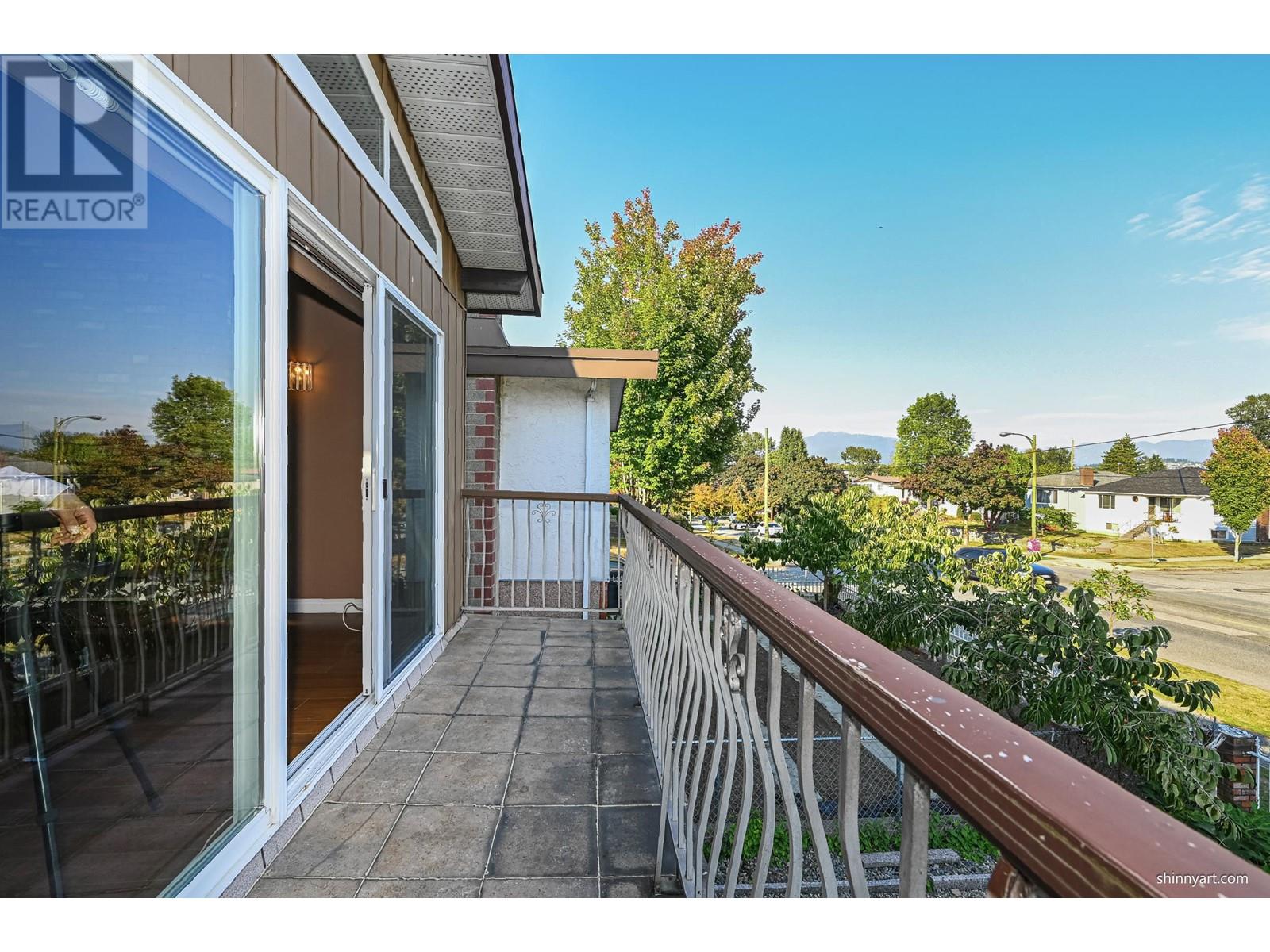 3209 Renfrew Street, Vancouver, British Columbia  V5M 3L2 - Photo 4 - R2820754