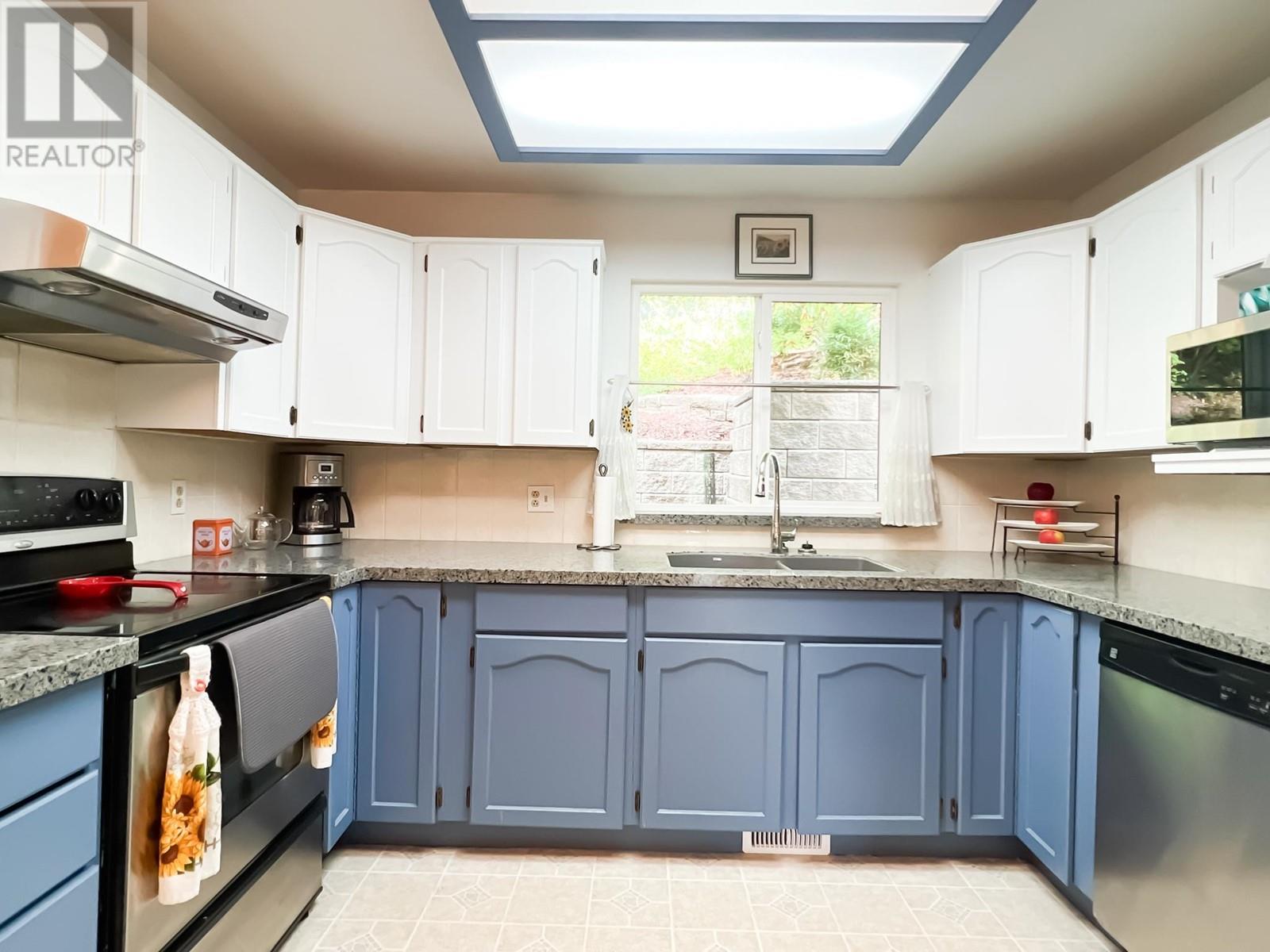 37 Ravine Drive, Port Moody, British Columbia  V3H 4G6 - Photo 10 - R2819045