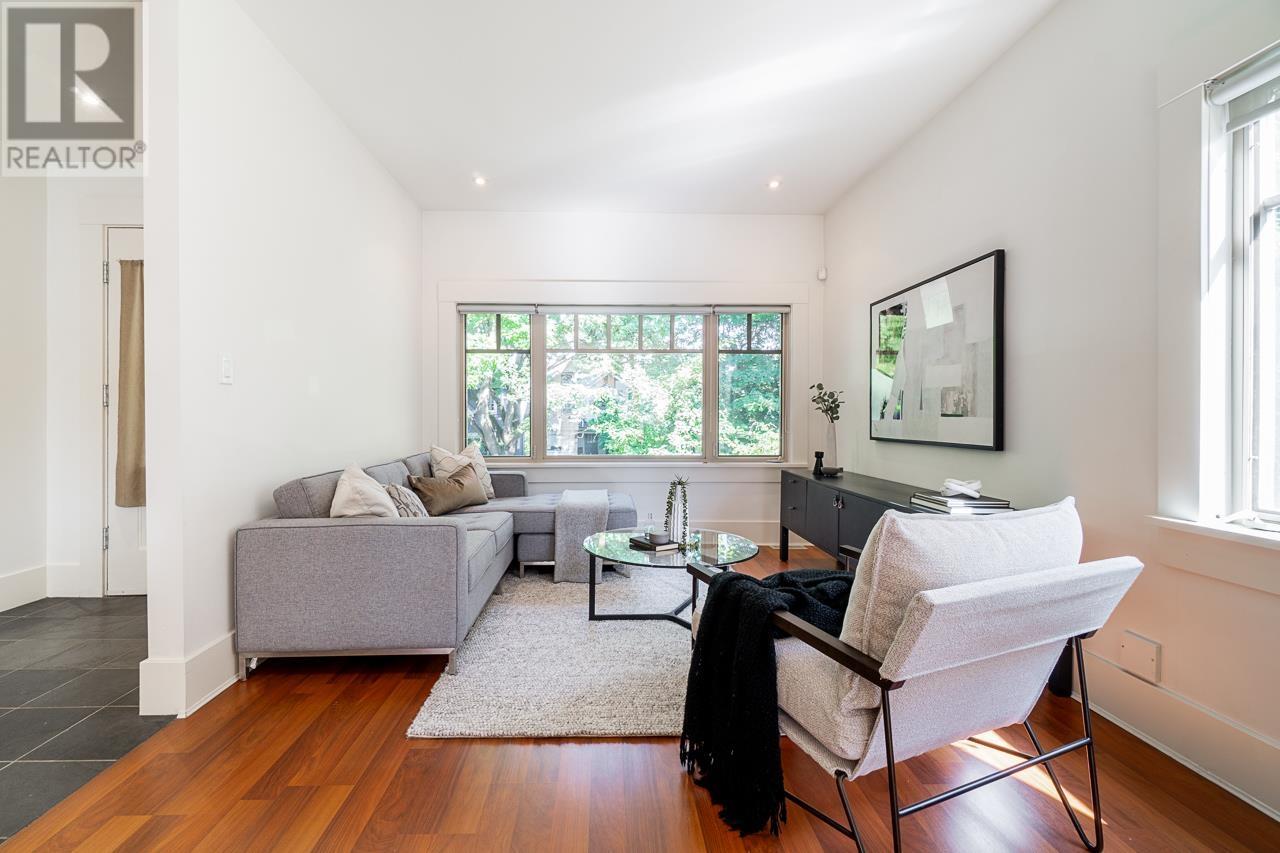 140 W 18th Avenue, Vancouver, British Columbia  V5Y 2A5 - Photo 2 - R2820773