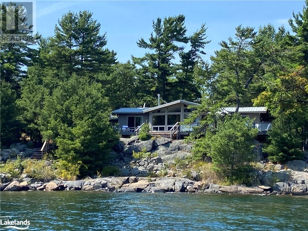 31 B320 Island, parry sound, Ontario