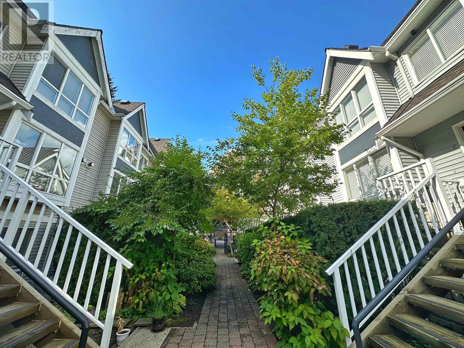 15 1005 Lynn Valley Road, North Vancouver, British Columbia  V7J 1Z6 - Photo 3 - R2819243