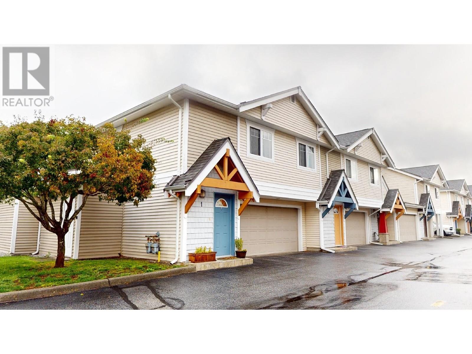 1 1821 WILLOW CRESCENT, squamish, British Columbia