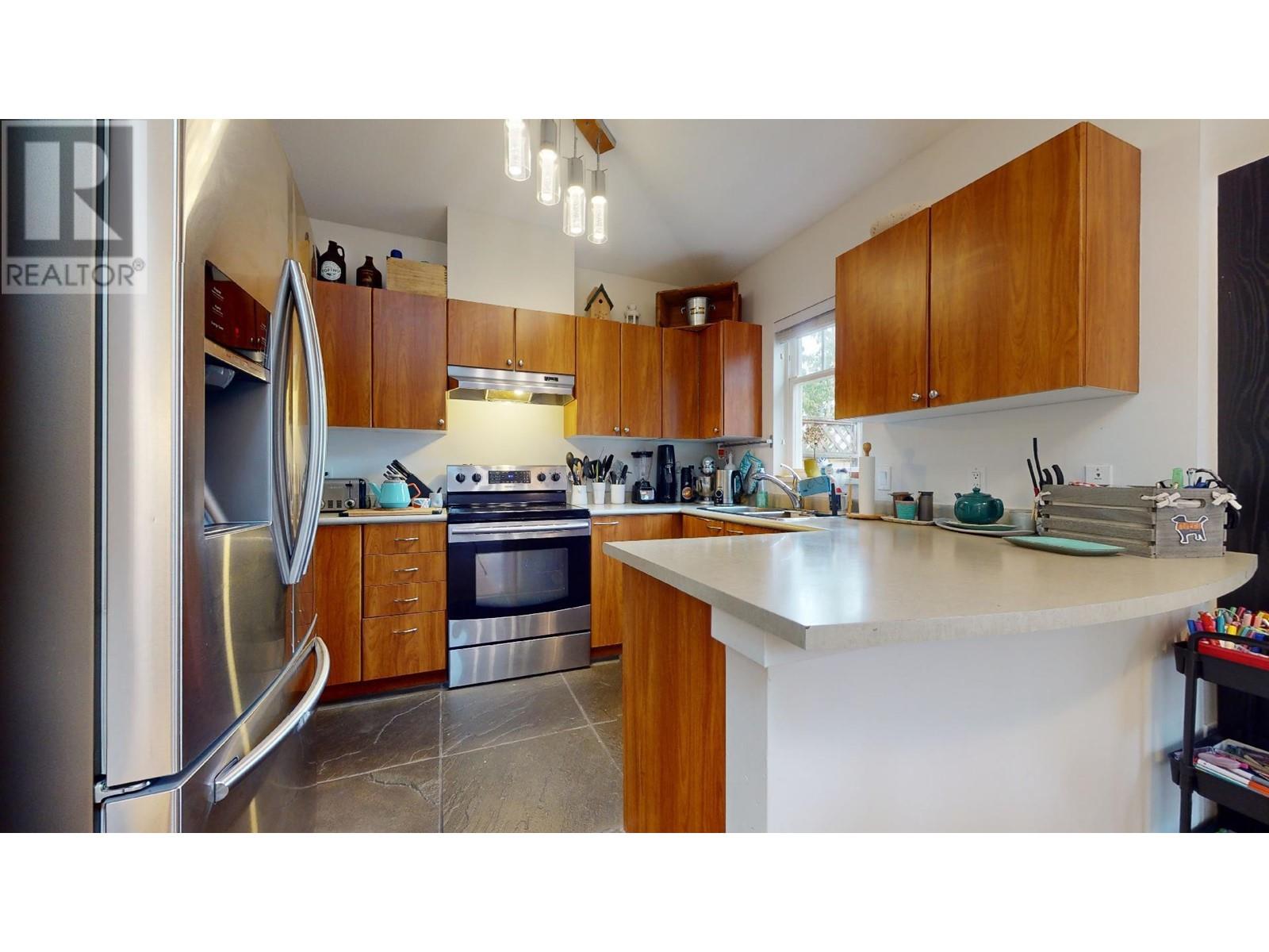 1 1821 Willow Crescent, Squamish, British Columbia  V8B 0L9 - Photo 3 - R2820782