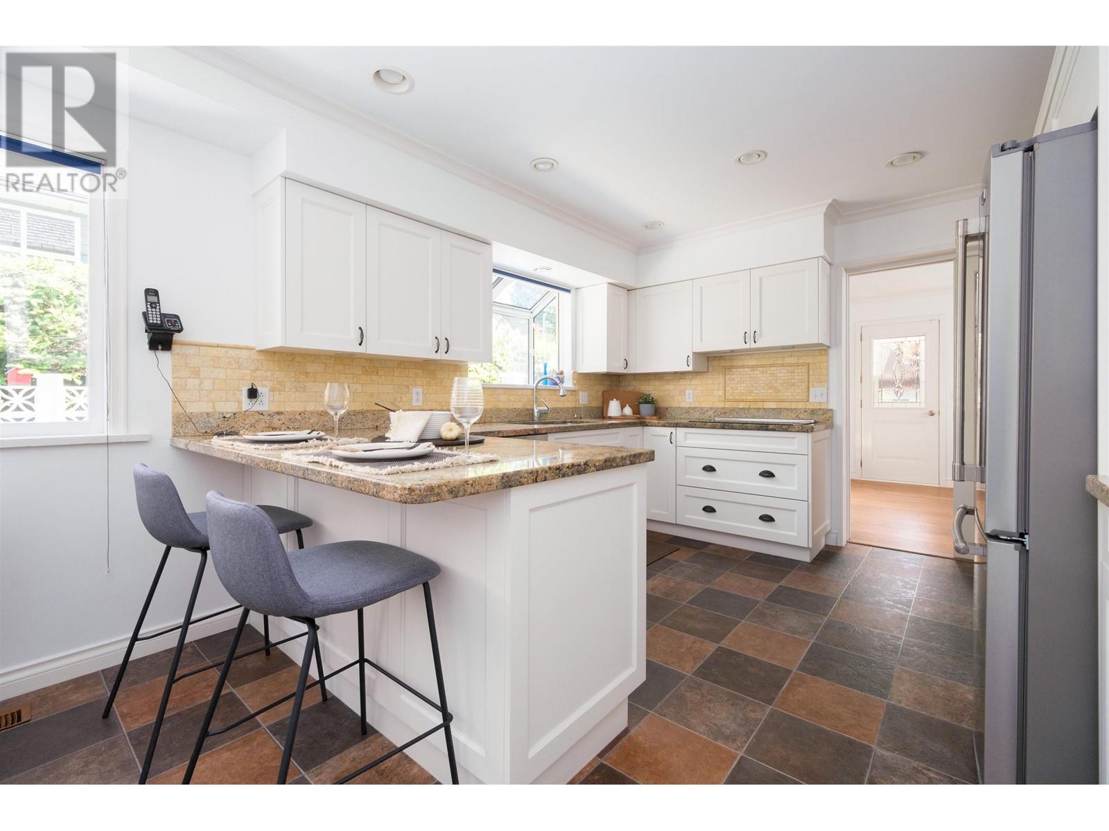 510 Evergreen Place, North Vancouver, British Columbia  V7N 2Z2 - Photo 11 - R2818906