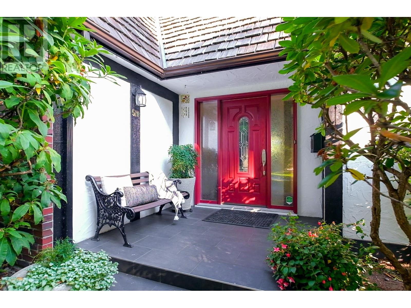 510 Evergreen Place, North Vancouver, British Columbia  V7N 2Z2 - Photo 2 - R2818906