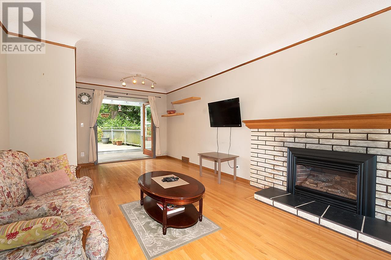 7950 Suncrest Drive, Burnaby, British Columbia  V5J 3N5 - Photo 9 - R2819361