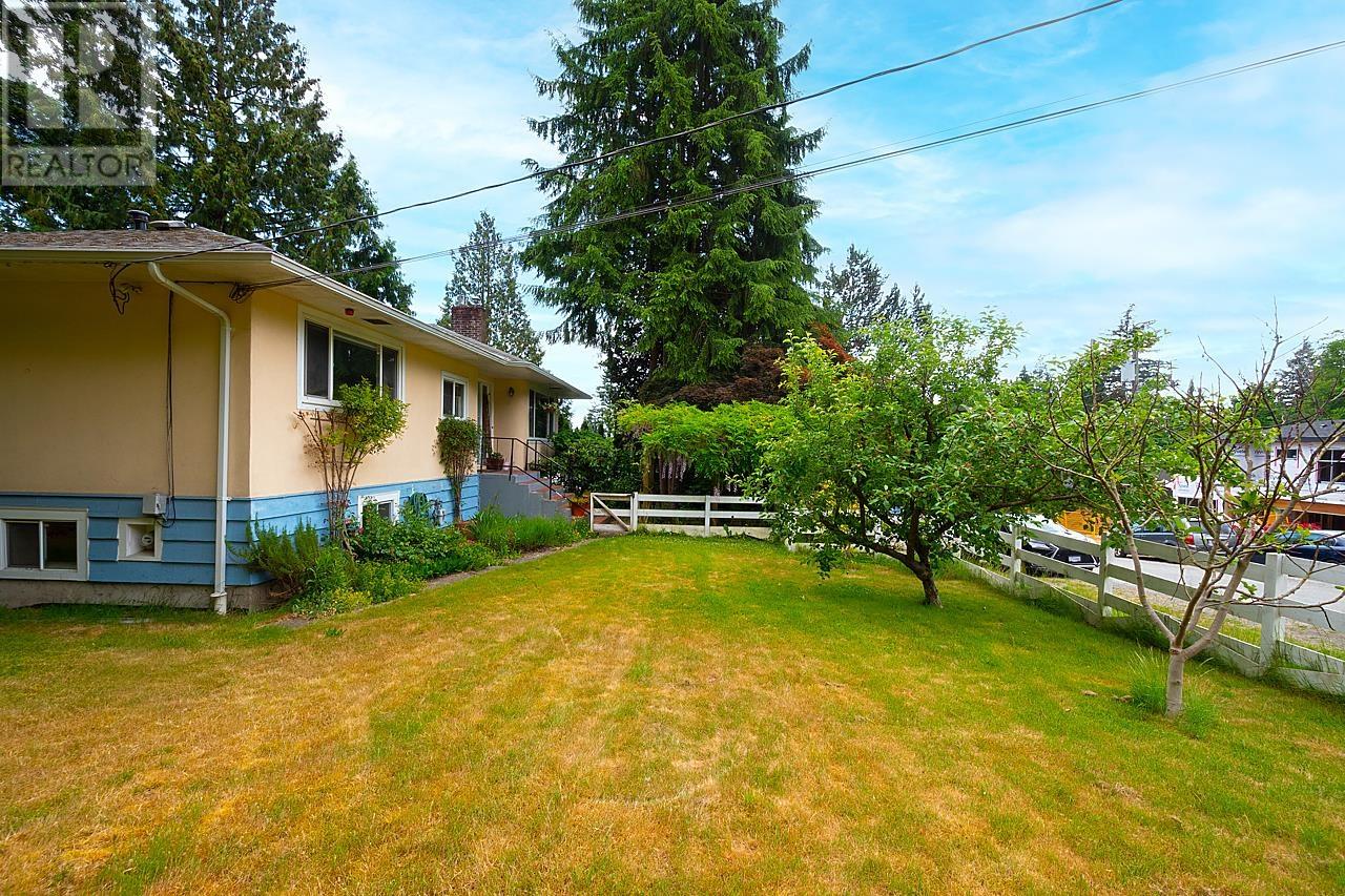 7950 Suncrest Drive, Burnaby, British Columbia  V5J 3N5 - Photo 2 - R2819361